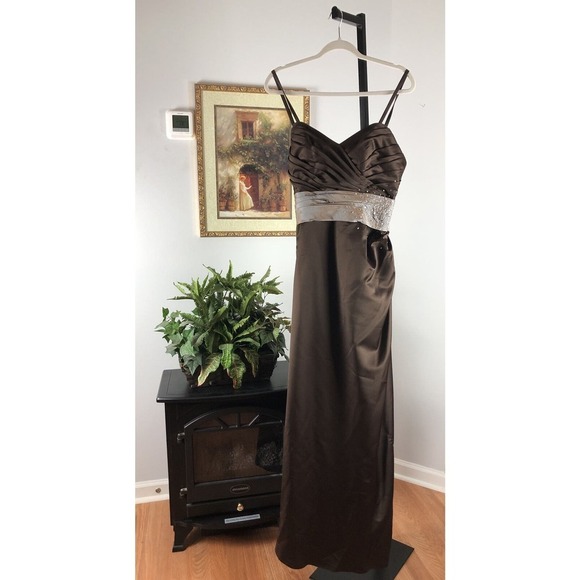 Impression Bridal Women’s Brown Spaghetti Strap V-Neck Maxi Dress Size 14 - Picture 1 of 8